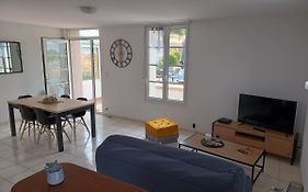 Maison Face Au Mont Avec Exterieur